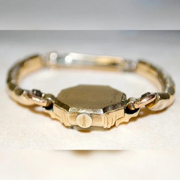 10k Gold Filled Bulova 21 Jewels Wind Up w/Adjustable Gold Filled Band Ladies - Picture 3 of 16